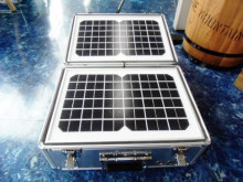 太陽光ソーラーパネルポータブル蓄電システム！