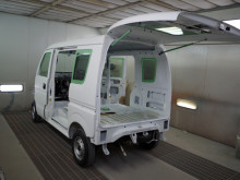 愛知県 T様 下地処理が終わり ペイントに入ります。