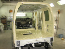 四日市市　Ｓ様　レイトバン（エブリイ）ボディー＆エアロパーツペイント中です。