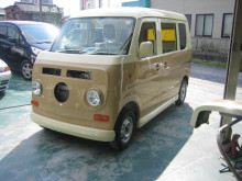 四日市市　Ｓ様　レイトバン（エブリイ）エアロパーツ組付中です。