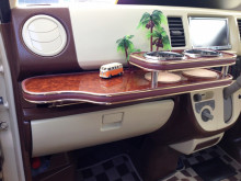 オーダーメイドでフロントテーブル制作いたします。