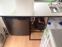 松阪市 ㈱ホーリーズサークル様 移動販売車に冷蔵庫取付け完了!