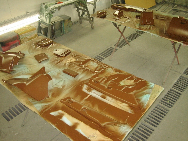 滋賀県東近江市　Ｎ・Ｓ様　内装パーツのペイントが完了しました！