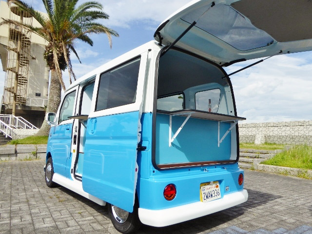 在庫車　アーリー移動販売車の完成です！