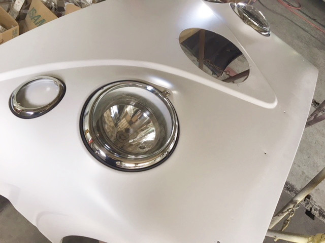 愛知県岡崎市　Ｍ・Ｔ様　エアロパーツの下処理中です！