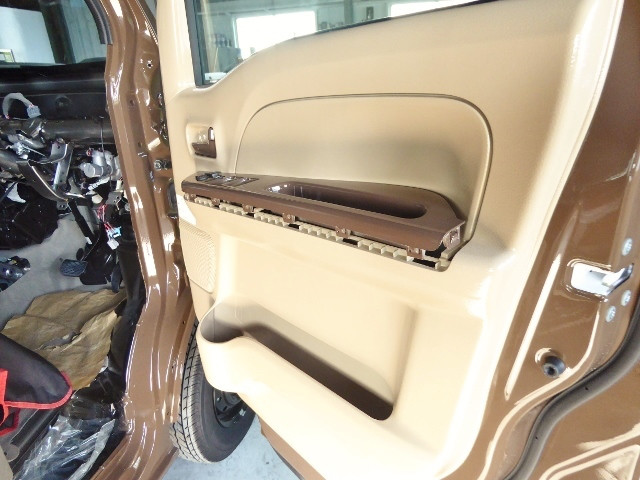 津市　M・Ｋ様　アーリーの内装バラシ＆ペイント中です！　