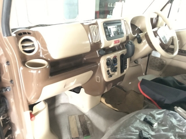 津市　M・Ｋ様　アーリーの内装パーツ組付け中です！　