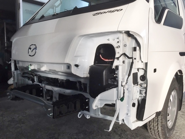 神奈川県　中自動車様　ボンゴ（アーリー）のバラシ作業に入りました！