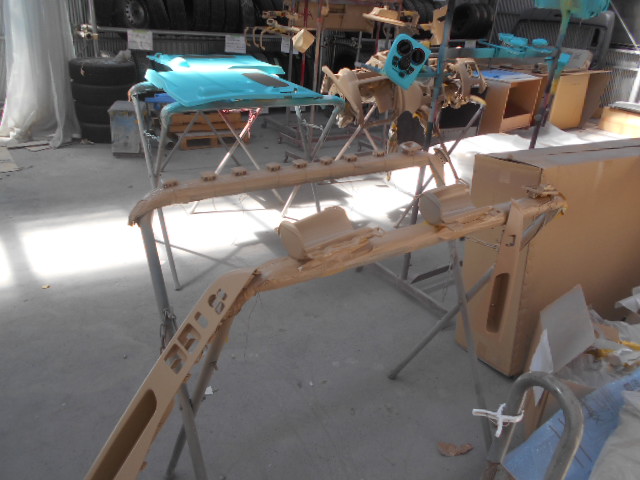 岐阜県海津市　Ｍ・Ｋ様　内装パーツのペイント中です！