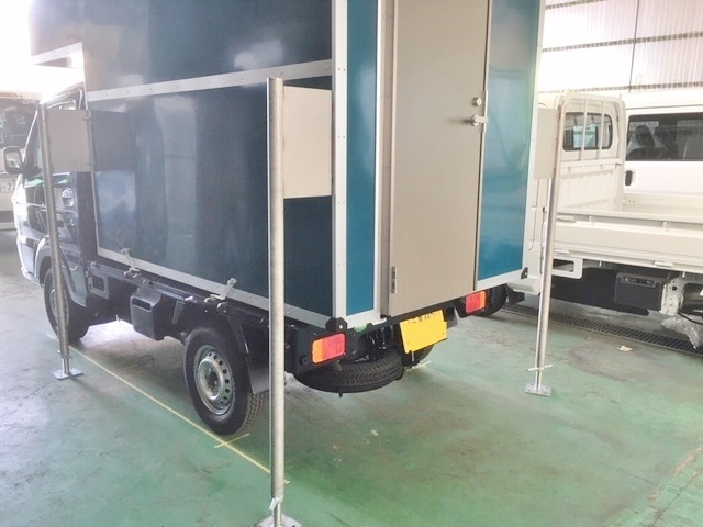 在庫車 アーリートラックのキャンピングカー製作です!