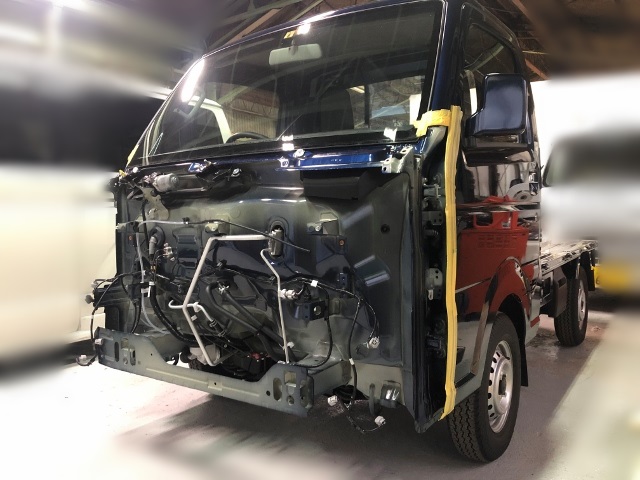 在庫車 アーリートラックのバラシ作業に入りました!