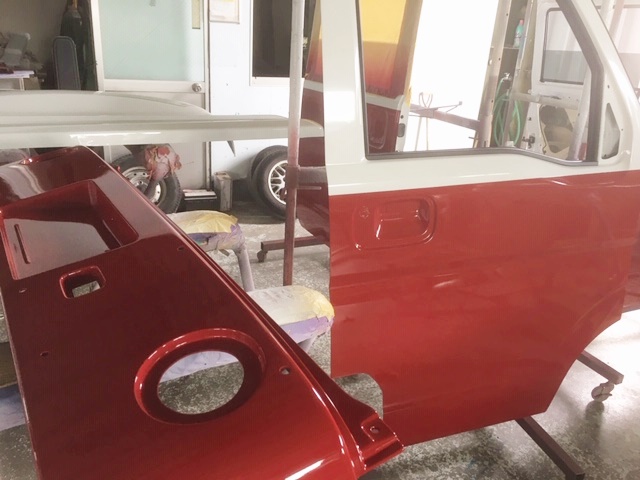 愛知県豊橋市　(株)サンフラッグ様　外装のペイントペイントに入りました！