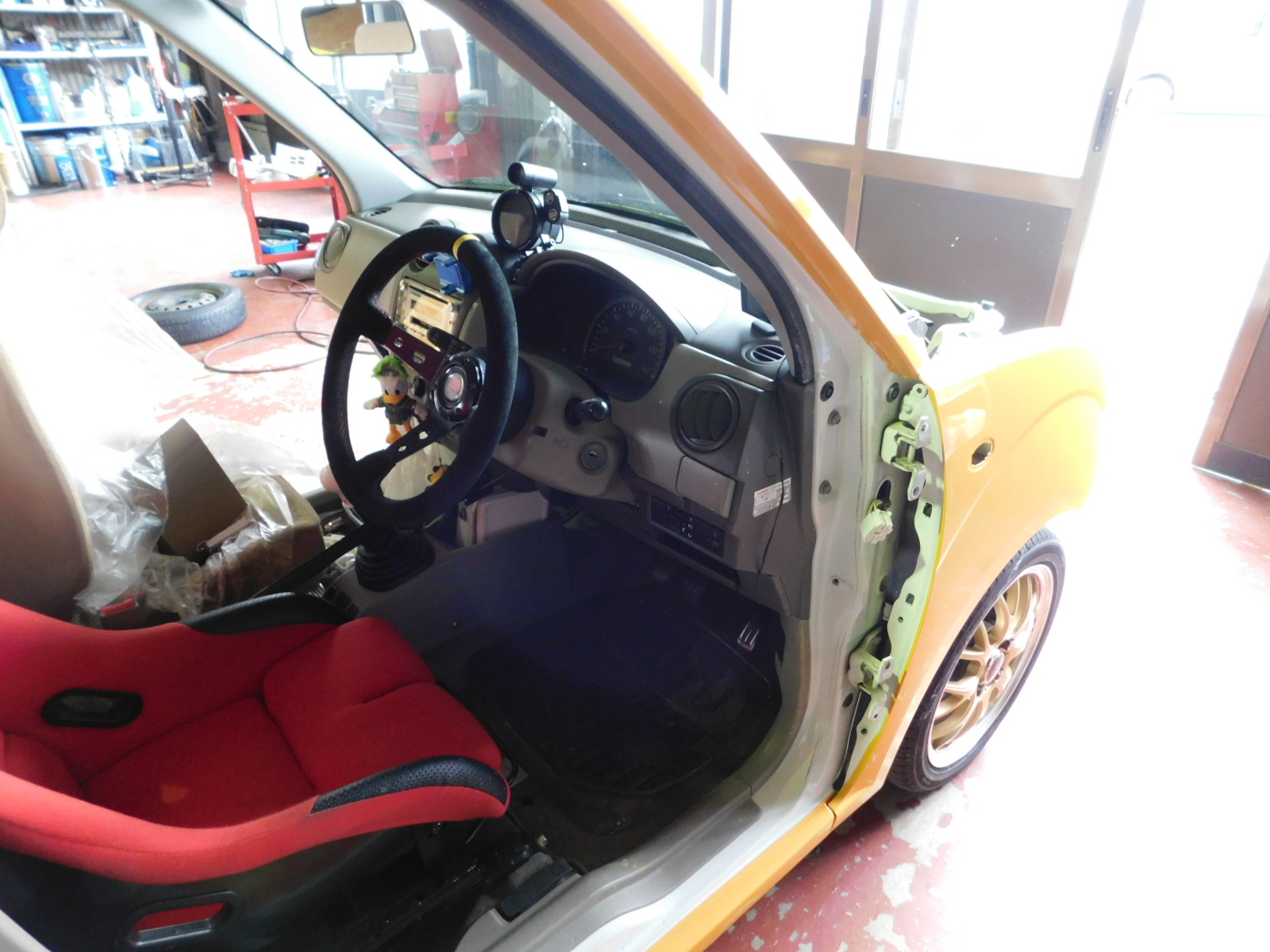 兵庫県神戸市　Ｍ・Ｔ様　ＰＫ１０パオのボディー側のペイント中です！