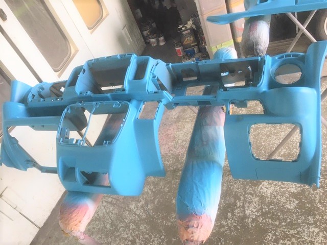 鈴鹿市　Ｍ・Ｎ様　タイプ　アーリーの内装パーツペイント中です！