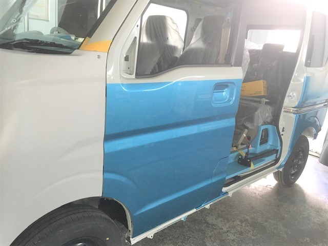 鈴鹿市　Ｍ・Ｎ様　アーリーのボディーペイント中です！