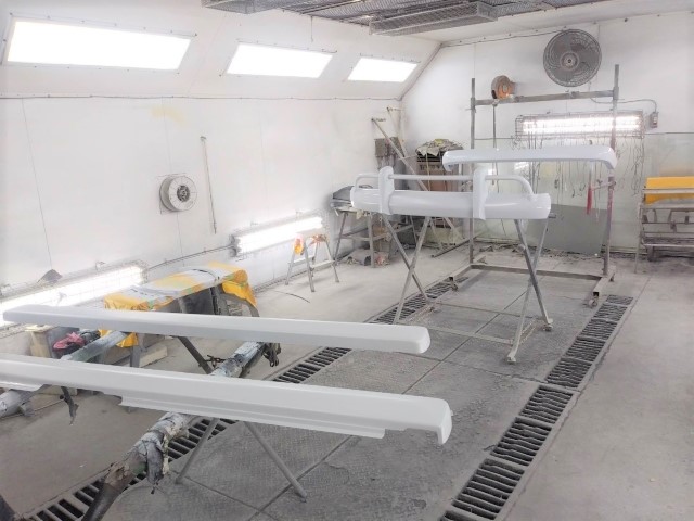 愛知県碧南市　Ｎ・Ｓ様　エアロパーツのサフェーサーペイントの完了です！