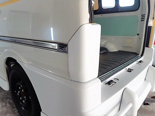 四日市市　ランド＆ホームズ(株)様　エアロパーツの仮合わせ中です！