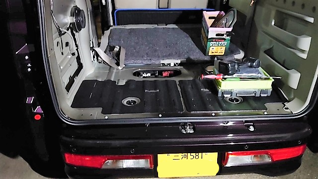 愛知県安城市　清和自動車様　内装バラシと配線加工中です！