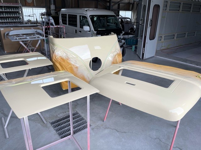 静岡県袋井市　パン工房さと様　エアロパーツのペイントが完了しました！