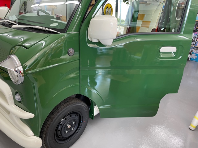 長野県東筑摩郡　Ｔ・Ｋ様　シェビーのシートカバーの取付中です！