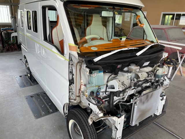 津市　Ａ様　アーリーのバラシ＆クラック補修中です！