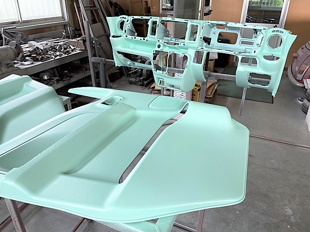 愛知県岡崎市　Ｉ・Ｋ様　内装パーツのペイントに入りました！