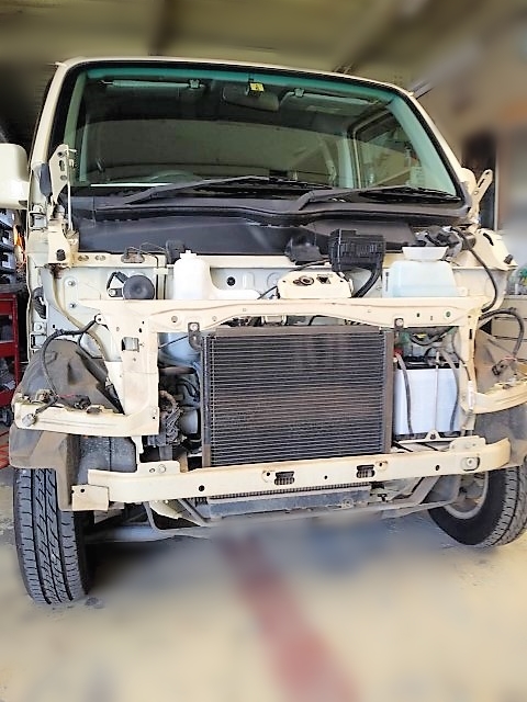 津市　Ｍ・Ｅ様　フレンチバス製作のバモスのバラシ作業中です！