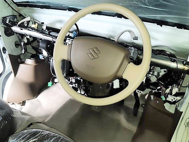 在庫車　ブギーライダーの内装ペイントが完了して組付けにはいりました！