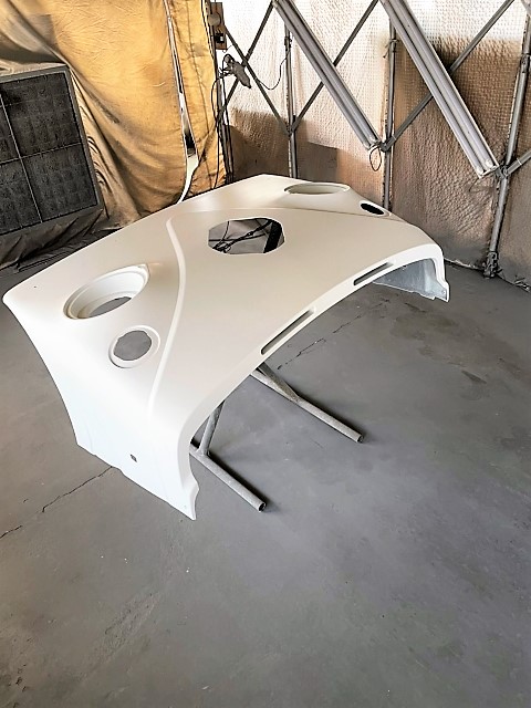 在庫車　タイプ　アーリーのエアロパーツのサフェーサーペイント中です！