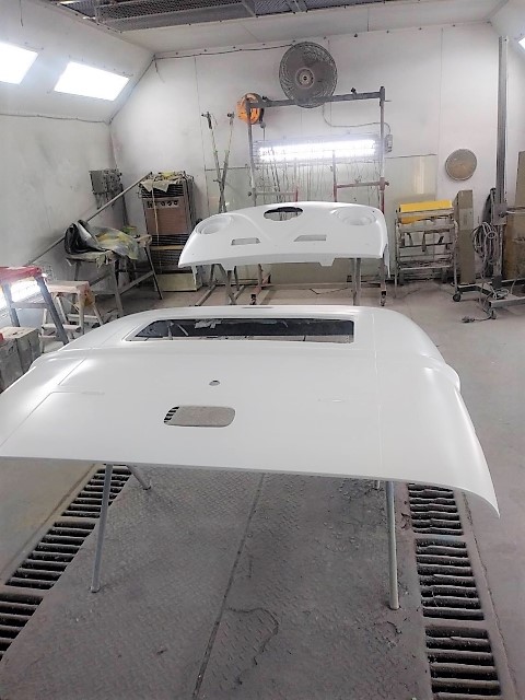 三重郡菰野町　鹿の湯ホテル様　エアロパーツのサフェーサーペイントに入りました！