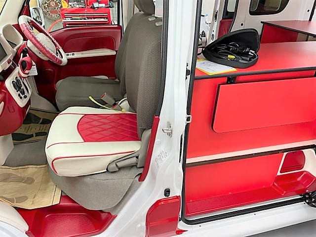 三重郡菰野町　鹿の湯ホテル様　移動販売車が完成してシートカバー関係取付中です！