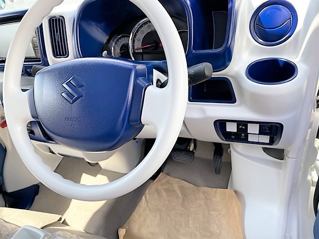 長野県軽井沢町　(株)ＡＭＡＲＩ様　アーリーの内装ペイントが完了し組付け中です！