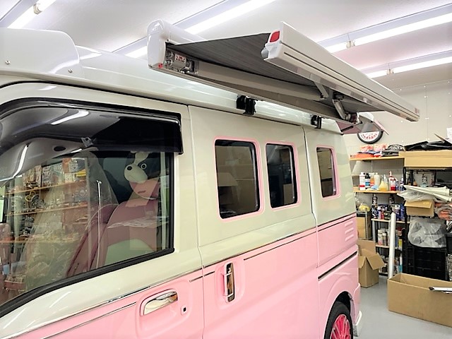 伊賀市　Ｎ・Ａ様　Comfy-Ⅲ製作前にサイドオーニング＆ソーラーパネル取付中です！