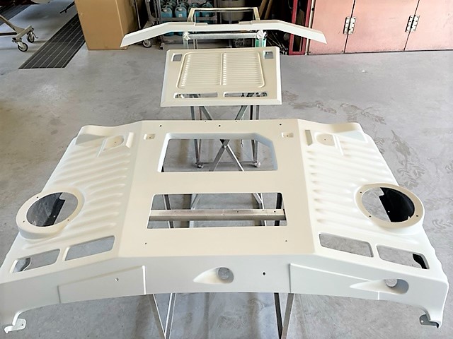 四日市市　Ａ・Ｃ様　フレンチトラックのサフェーサーペイントが完了しました！