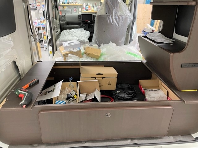 在庫車　エブリイ　ジョインターボで軽キャンピングカーComfy-Ⅲの製作に入りました！