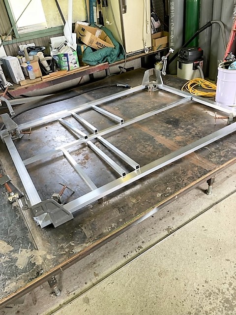 四日市市　Ａ・Ｃ様　フレンチトラック移動販売車のシェルＢＯＸの製作中です！