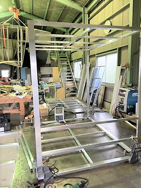 四日市市　Ａ・Ｃ様　フレンチトラック移動販売車のアルミフレームが完成間近です！