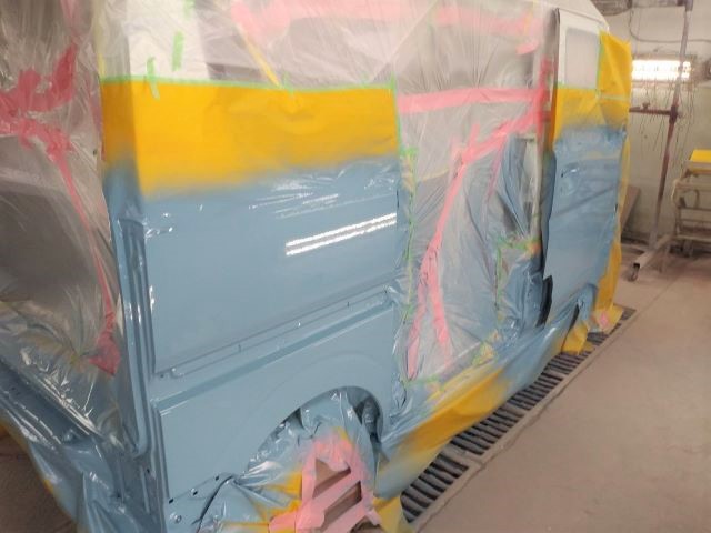 愛知県稲沢市　Ｎ・Ｋ様　アーリーのエアロパーツとボティ側のペイント中です！