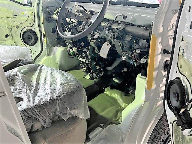 愛知県岡崎市　Ｔ・Ｒ様　タイプ　アーリーの内装バラシ作業に入りました！