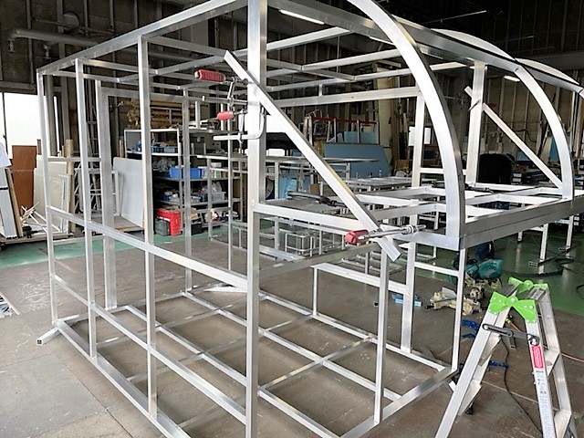 津市　高瀬企画様　タウンエース移動販売車のアルミフレームが完成しました！