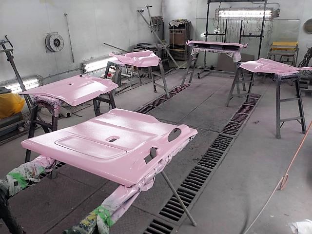 大阪府守口市　Ｆ・Ｔ様　タイプ　フレンチの内装パーツのペイント中です！