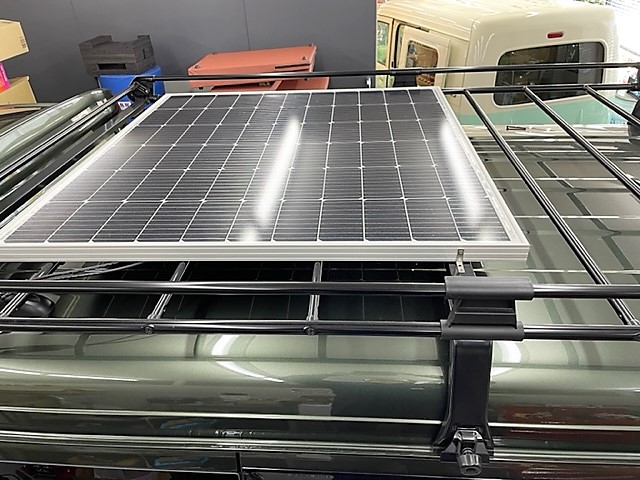 愛知県名古屋市　Ｉ様　ソーラーパネルの取付が完了しました！