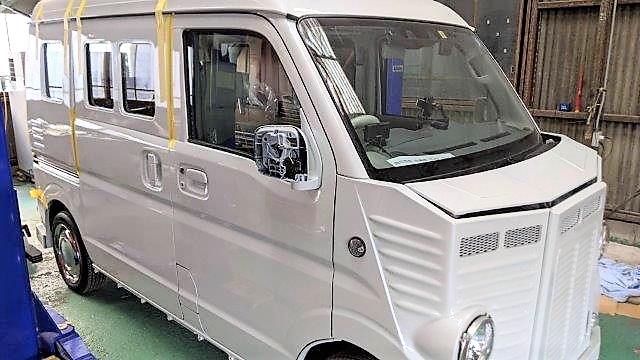 四日市市　Ｓ様　フレンチのエアロパーツの取付中です！