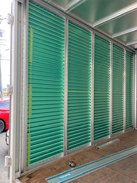 愛知県名古屋市　タコヤキチツチ様　移動販売車の内装加工中です！