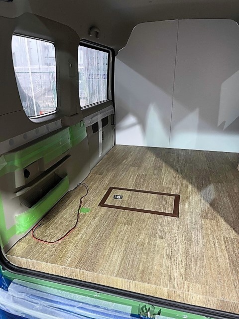 桑名市　Ｎ・Ｍ様　アーリー移動販売車製作のフロア＆間仕切りが完成しました！