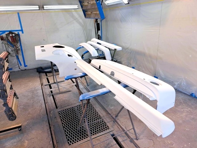 京都府山科区　Ｏ・Ｉ様　アーリーのエアロパーツのサフェーサーペイントが完了しました！