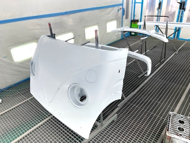 熊本県玉名市　Ｕ・Ｙ様　アーリーのエアロパーツのサフェーサーペイント中です！