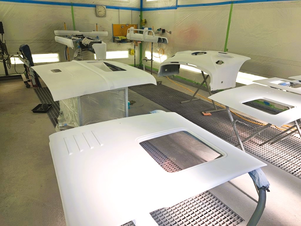 津市河芸町　Ｎ・Ｈ様　タイプ　アーリーのエアロパーツのサフェーサーペイント中です！