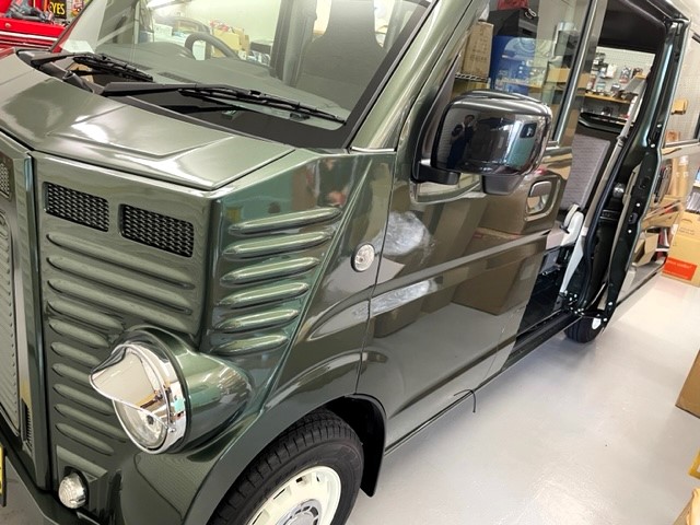 愛知県一宮市　Ｔ・Ｍ様　フレンチバスのエアロパーツの組付けが完了してシートカバー取付中です！