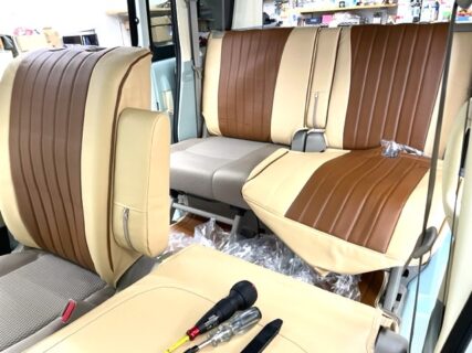 静岡県磐田市　(株)クリーンアウト様　アーリーのシートカバーの取付に入りました！